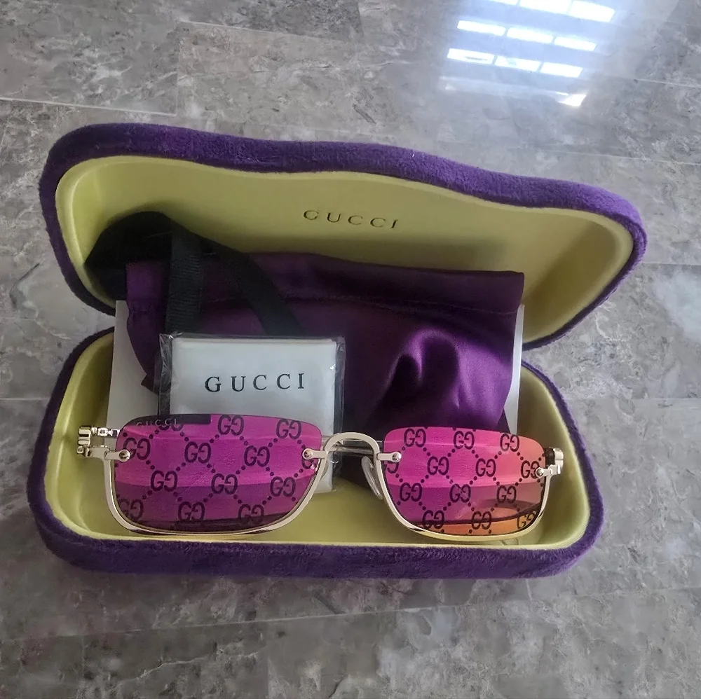 Authentic Unisex Gucci Logo Glasses - Picture 2 of 6